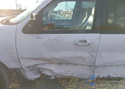 2004 Ford Expedition Xlt z USA, uszkodzony, nr VIN 1FMRU15W64LA06805